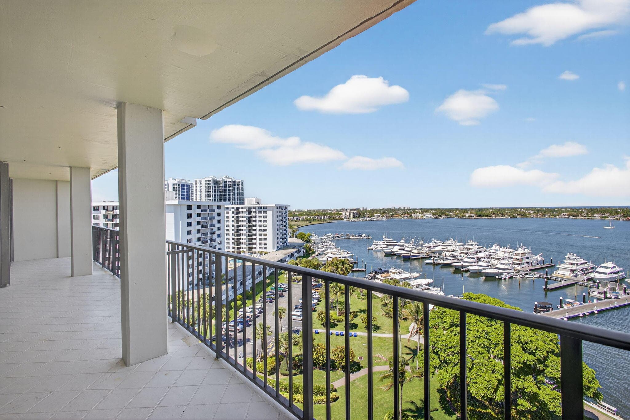 134 Lakeshore Drive T14, North Palm Beach, FL 33408, Unit T14 - Photo 2