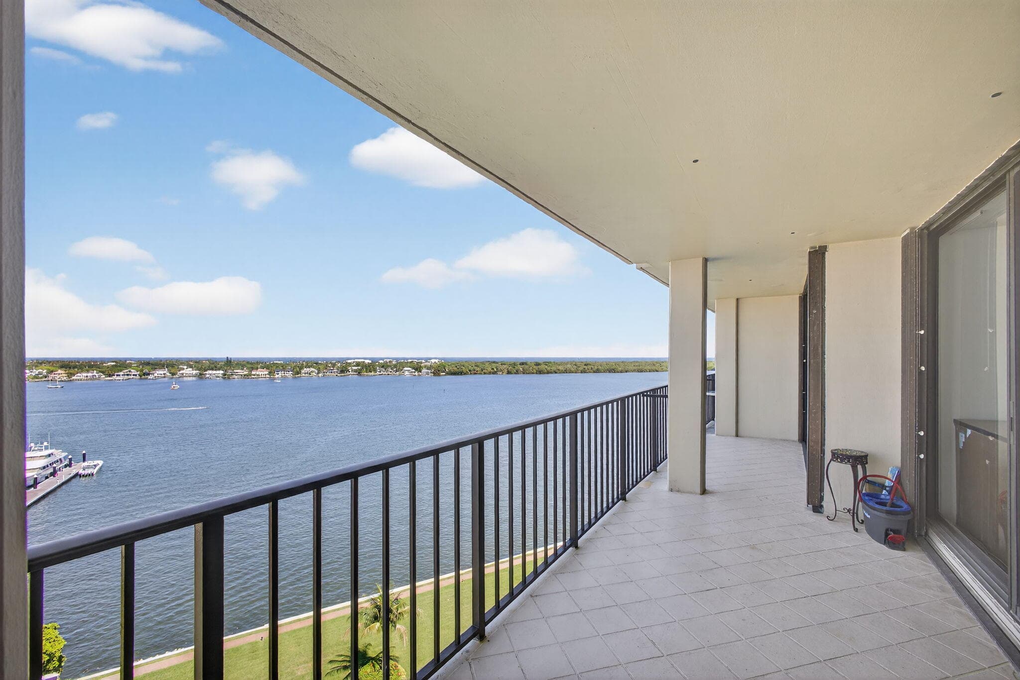 134 Lakeshore Drive T14, North Palm Beach, FL 33408, Unit T14 - Photo 3