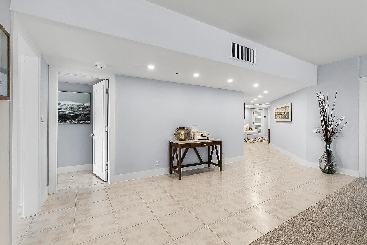 100 Lakeshore Drive 252, North Palm Beach, FL 33408, Unit 252 - Photo 5