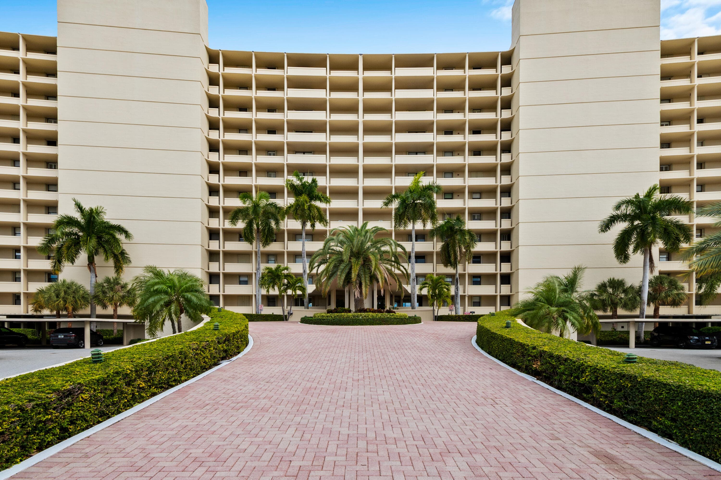 134 LAKESHORE Drive 814, North Palm Beach, FL 33408, Unit 814 - Photo 3