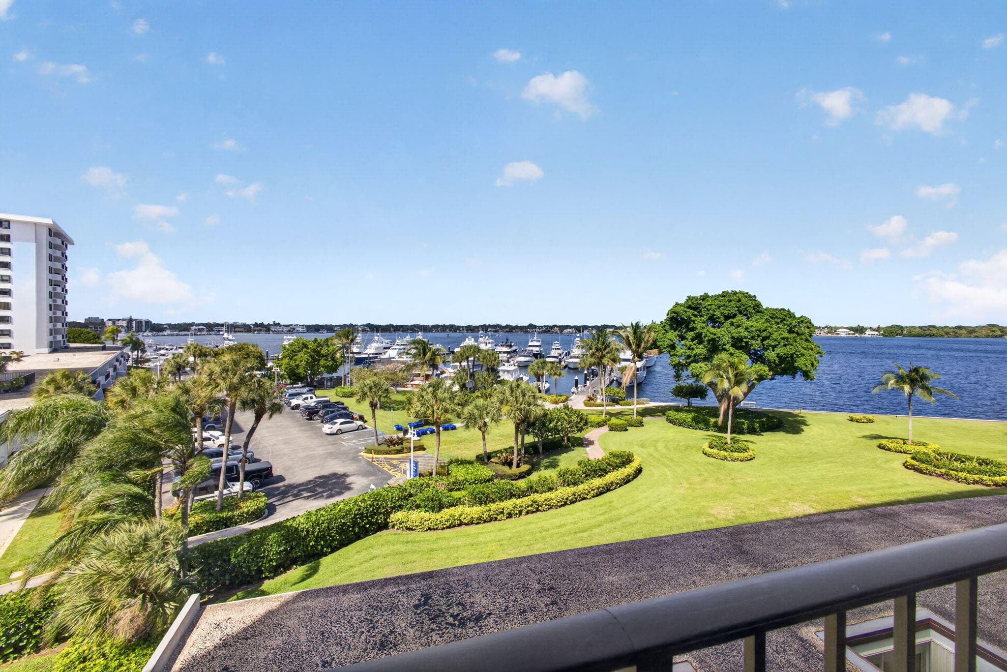 136 LAKESHORE Drive 511, North Palm Beach, FL 33408, Unit 511 - Photo 3