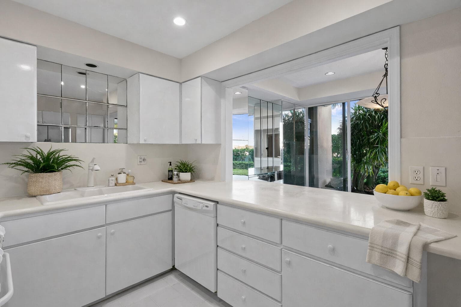 108 Lakeshore Drive 140, North Palm Beach, FL 33408, Unit 140 - Photo 3