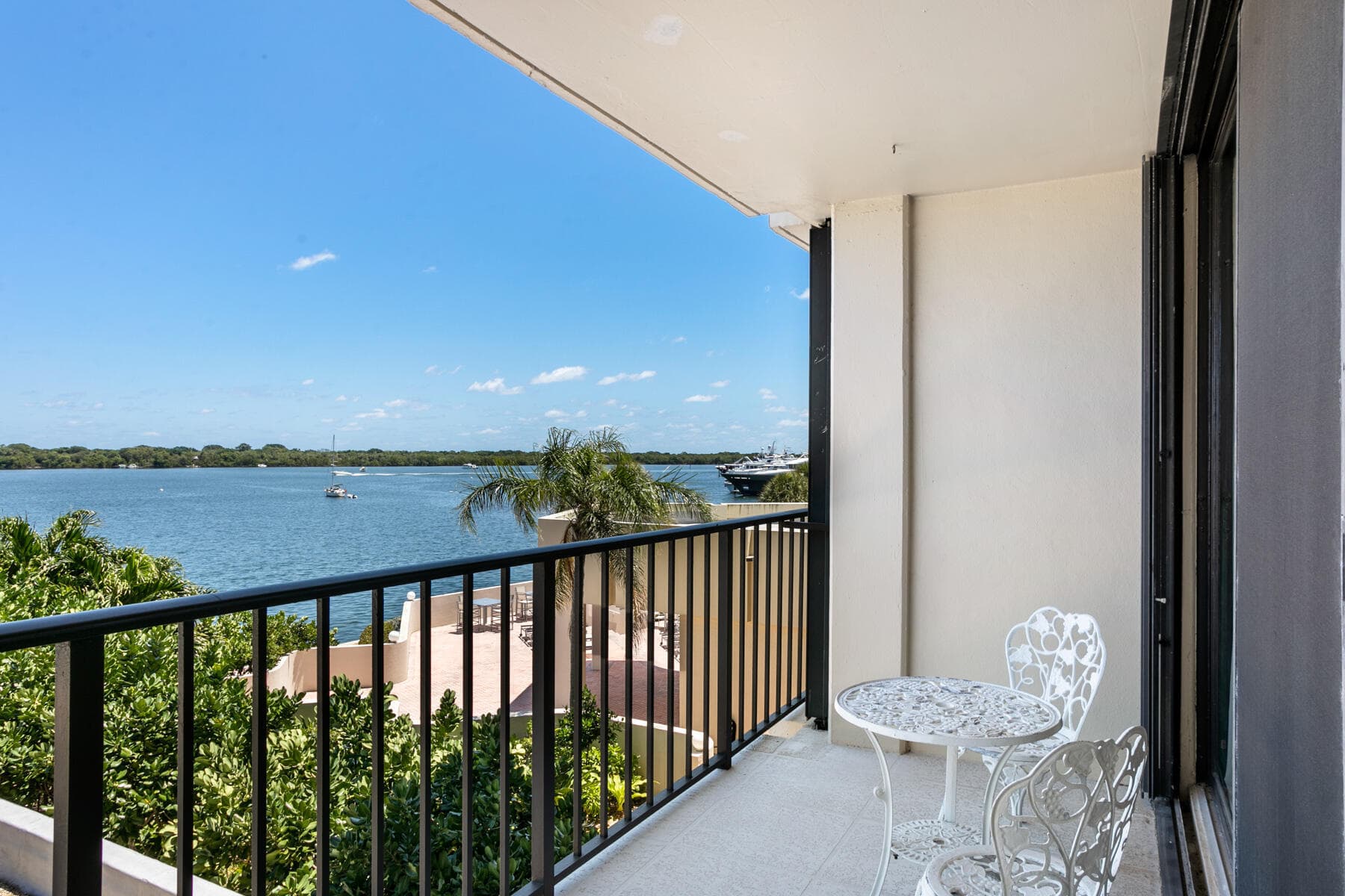 130 LAKESHORE Drive 322, North Palm Beach, FL 33408, Unit 322 - Photo 4